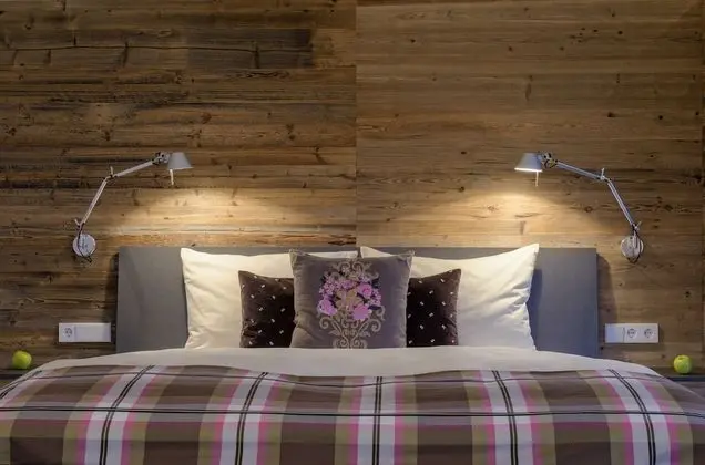 Stüdyo, Ek Bina (Small, 300m from main building)