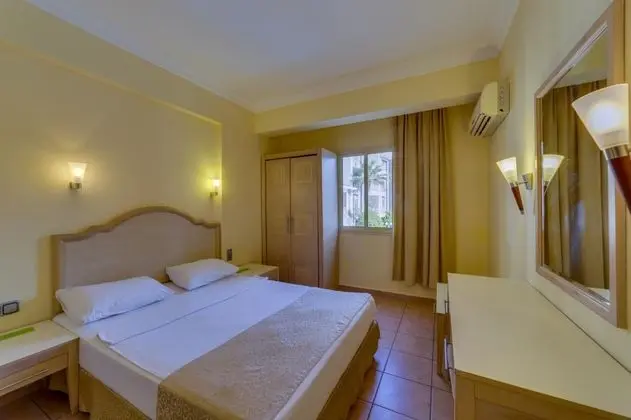 Suite, Kara veya Havuz Manzaralı