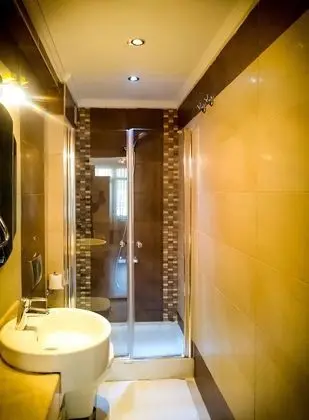 Economy Triple Room,1 Bedroom(Basement with Window)