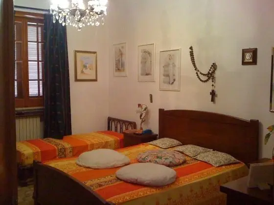 Basic Üç Kişilik Oda, Bahçe Manzaralı