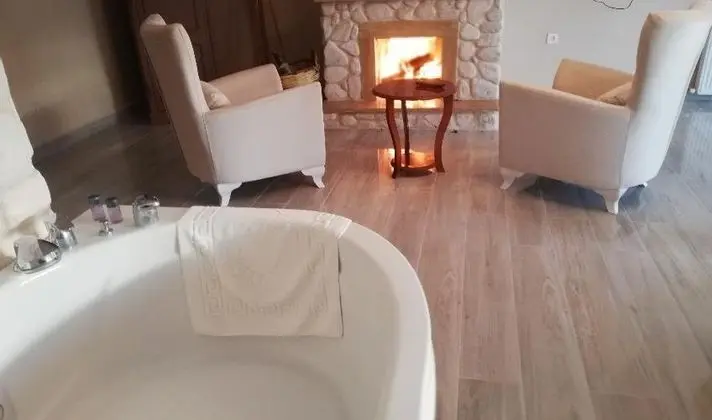 Bahçe Katı Şömineli Oda