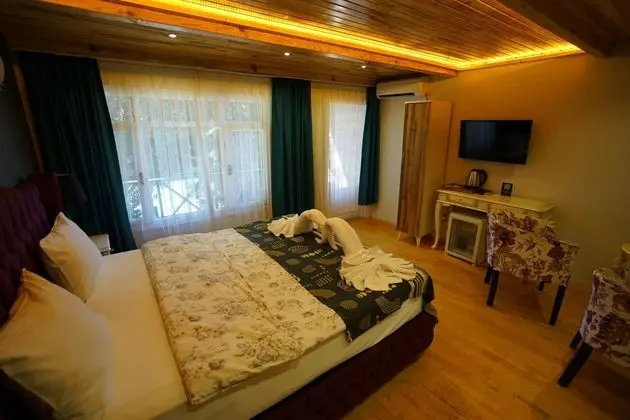 Funda - Nehir Manzaralı, Balkonlu