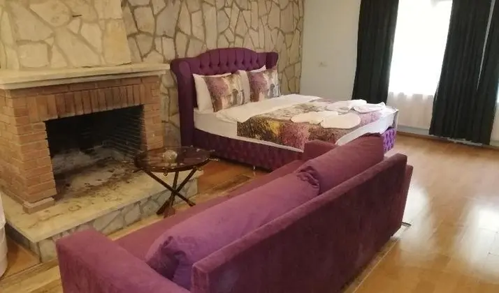 Jakuzili Şömineli Standart Oda