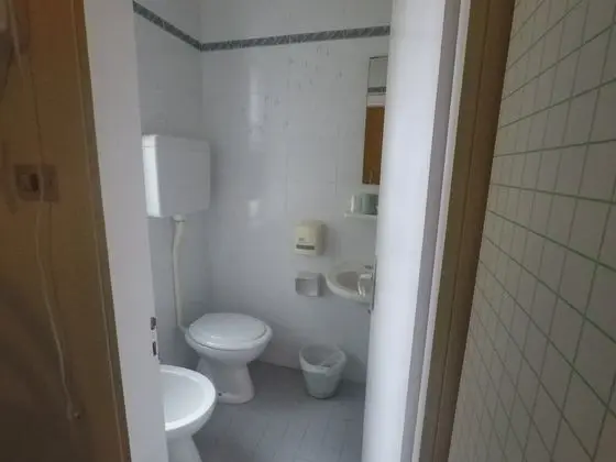 Üç Kişilik Oda