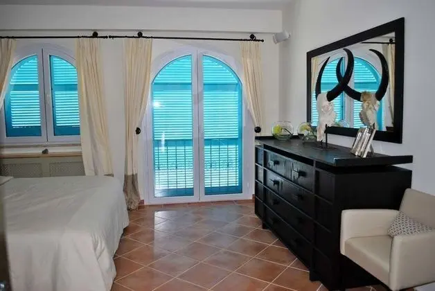 Villa, 4 Yatak Odası, Kişiye Özel Havuzlu