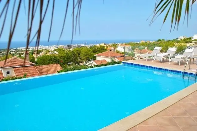 Villa, 4 Yatak Odası, Kişiye Özel Havuzlu