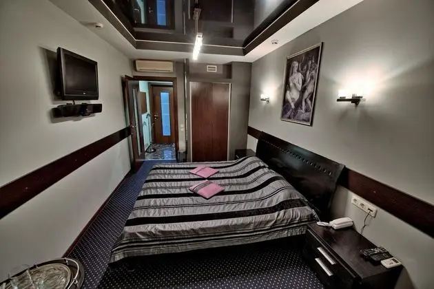 Standard Tek Büyük Yataklı Oda