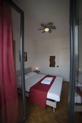 Tek Büyük Yataklı Oda, 1 Büyük (Queen) Boy Yatak, Ortak Banyo