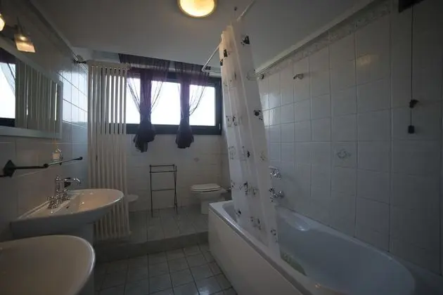 Tek Büyük Yataklı Oda, 1 Büyük (Queen) Boy Yatak, Ortak Banyo