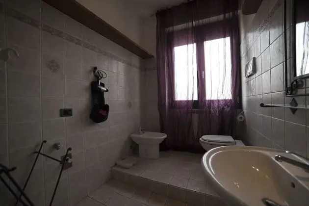 Tek Büyük Yataklı Oda, 1 Büyük (Queen) Boy Yatak, Ortak Banyo
