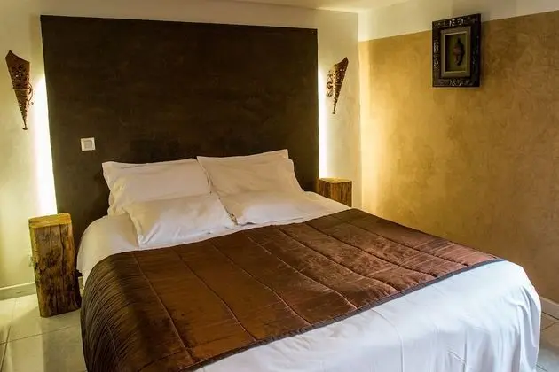 Tek Büyük Yataklı Oda (Le Passage)