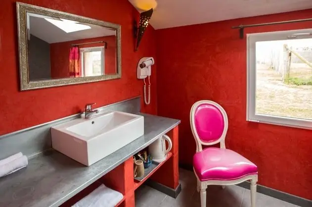 Tek Büyük Yataklı Oda (Le Passage)