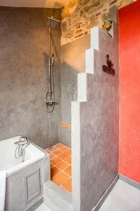 Tek Büyük Yataklı Oda (Le Passage)