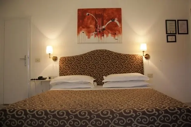 Standard Tek Büyük veya İki Ayrı Yataklı Oda