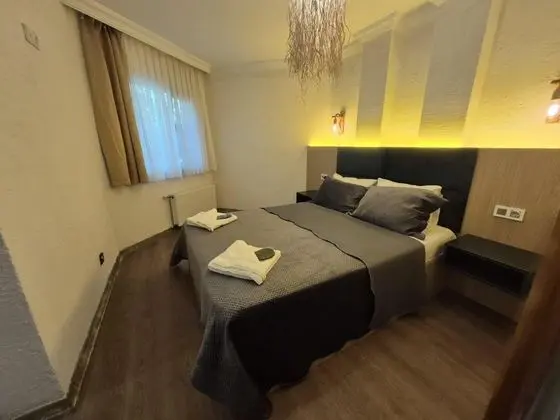 Family Oda, Bahçe Manzaralı, Balkonlu