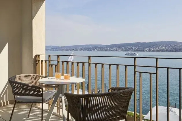 Lakeview Deluxe Studio with Balcony