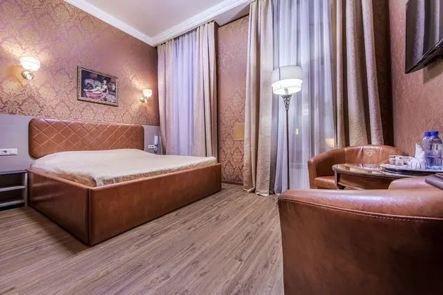 Standard Tek Büyük Yataklı Oda