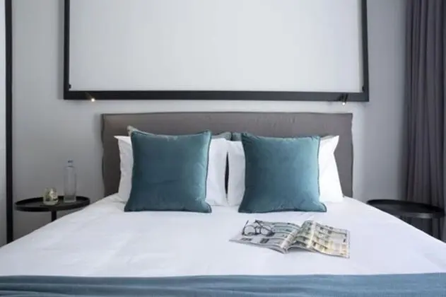 Basic Tek Büyük Yataklı Oda