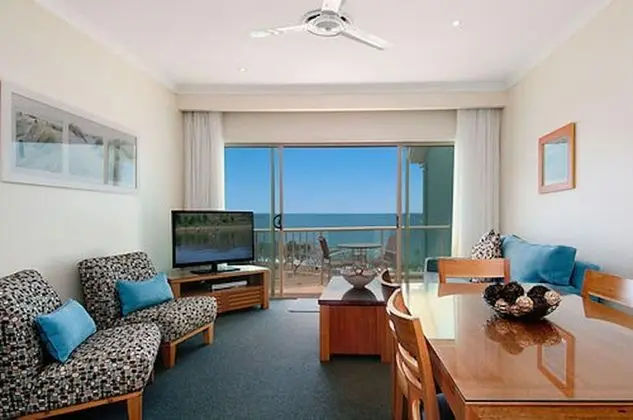 Oda (Upper Floor 2 Bedroom Ocean View)