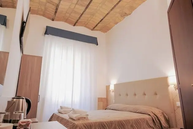 Classic Tek Büyük veya İki Ayrı Yataklı Oda