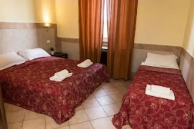 Classic Üç Kişilik Oda