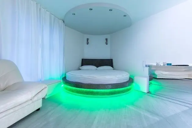 Comfort Tek Büyük Yataklı Oda
