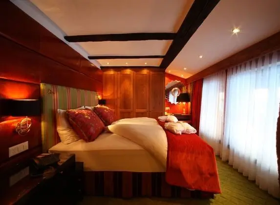 Classic Tek Büyük veya İki Ayrı Yataklı Oda