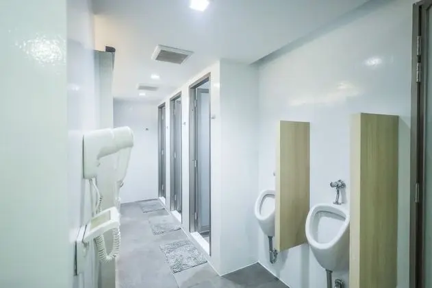 Tek Büyük Yataklı Oda, Ortak Banyo