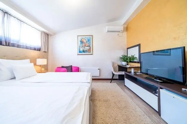 Standard Tek Büyük veya İki Ayrı Yataklı Oda