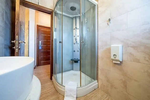 Standard Tek Büyük veya İki Ayrı Yataklı Oda