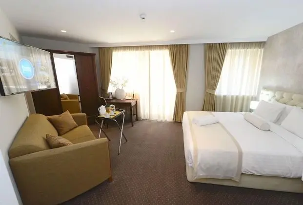Senior Süit, Teras, Şehir Manzaralı