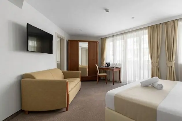 Senior Süit, Teras, Şehir Manzaralı