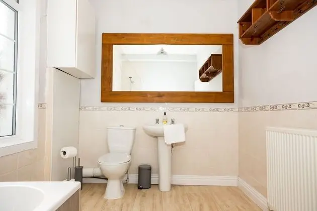 Standard Apart Daire, Özel Banyo (Baltic Court)