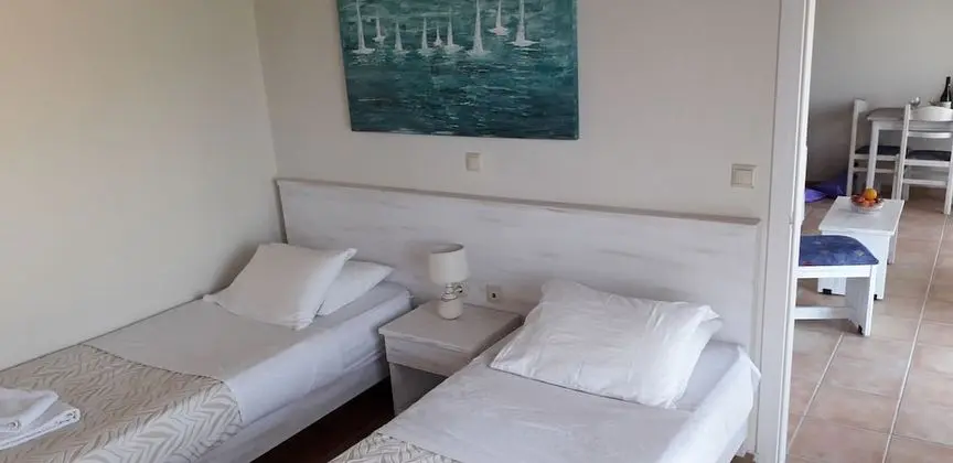 No2 Ground Floor Apartment 2 Single Beds