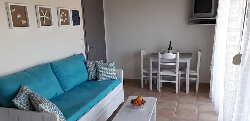 No2 Ground Floor Apartment 2 Single Beds