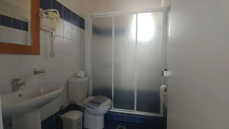 No2 Ground Floor Apartment 2 Single Beds