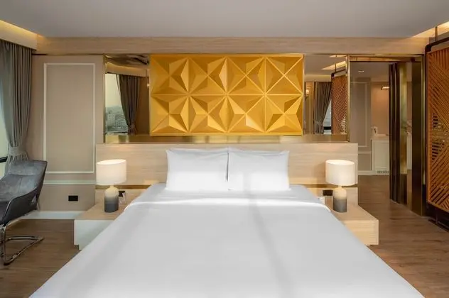 Alexander Suite