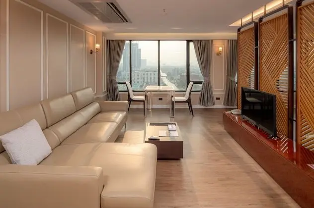 Alexander Suite