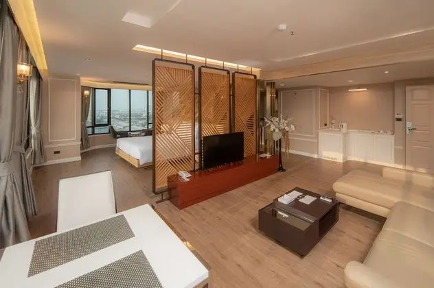 Alexander Suite