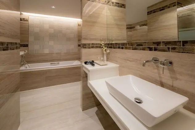 Alexander Suite
