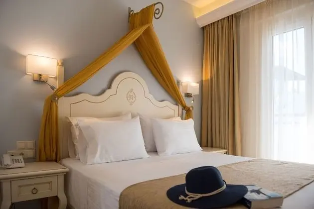 Comfort Tek Büyük veya İki Ayrı Yataklı Oda, Deniz Manzaralı
