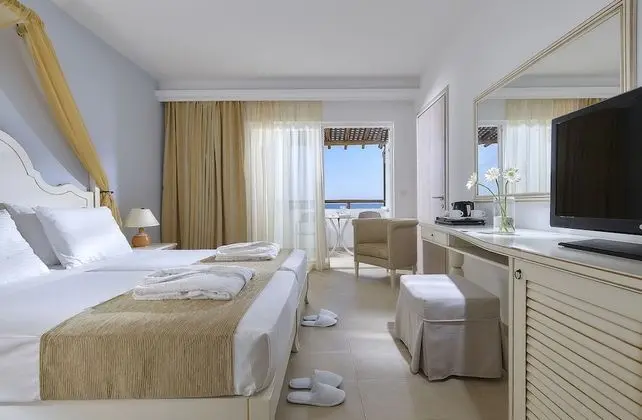 Comfort Tek Büyük veya İki Ayrı Yataklı Oda, Deniz Manzaralı