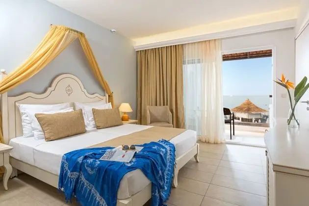 Comfort Tek Büyük veya İki Ayrı Yataklı Oda, Deniz Manzaralı