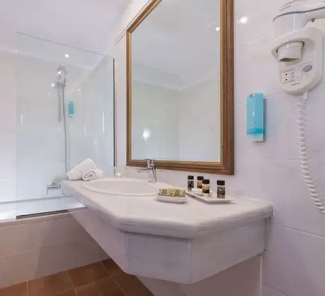 Dream Villa, 2 Bedrooms, Beach Front with Private Pool