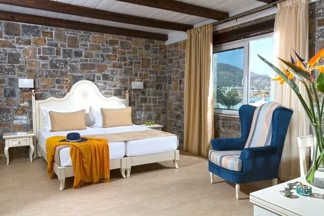 Dream Villa, 2 Bedrooms, Beach Front with Private Pool