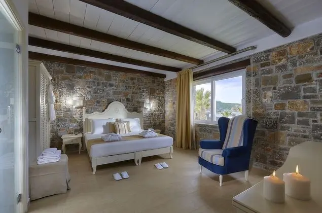 Dream Villa, 2 Bedrooms, Beach Front with Private Pool