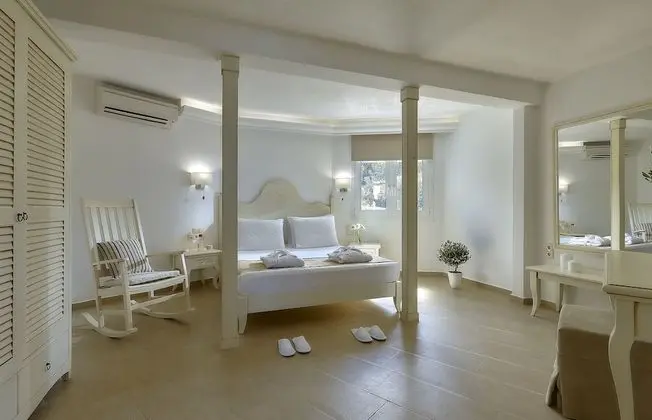 Dream Villa, 2 Bedrooms, Beach Front with Private Pool