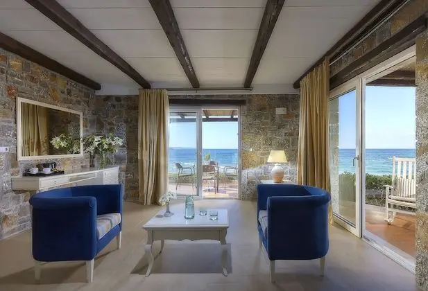 Dream Villa, 2 Bedrooms, Beach Front with Private Pool