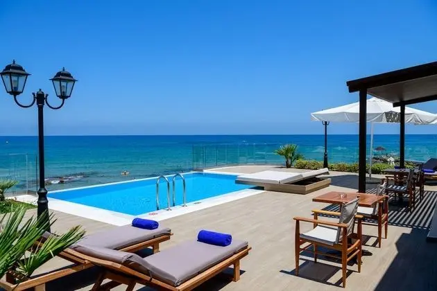 Dream Villa, 2 Bedrooms, Beach Front with Private Pool