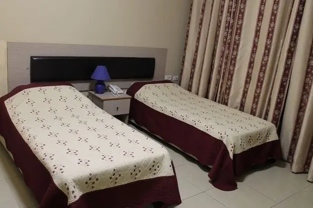 Tek Büyük veya İki Ayrı Yataklı Oda, Şehir Manzaralı